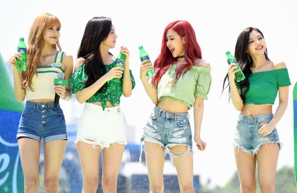 BlackPink Logo group