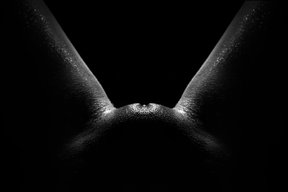 Naked female body in goosebumps