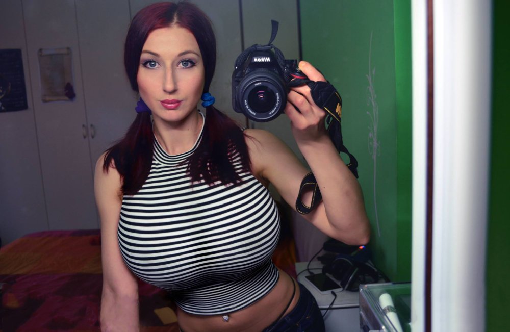 Roza Vasilishina is a very juicy mulatto and her mother