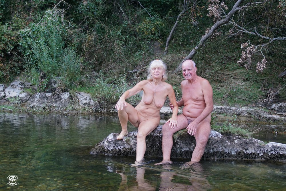 Women naked a carpet