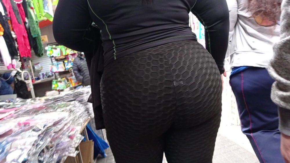 Large women in leggings
