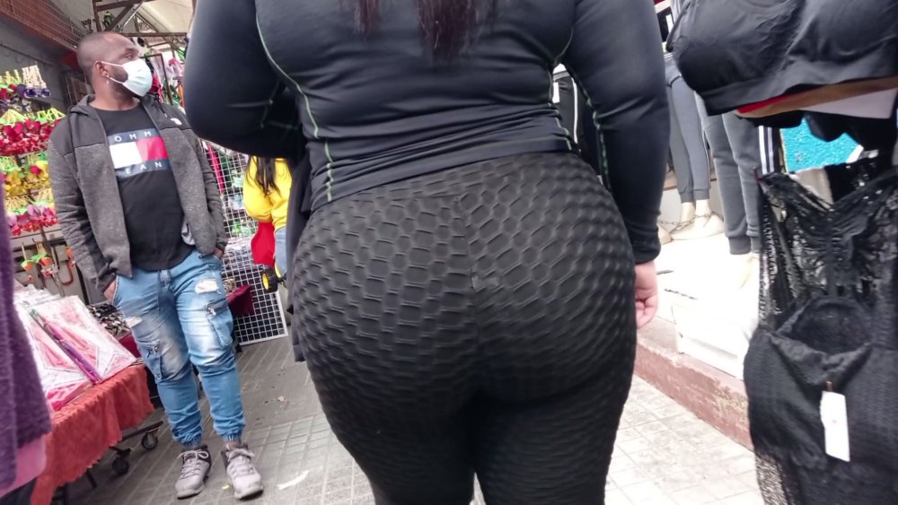 Fat women in leggings