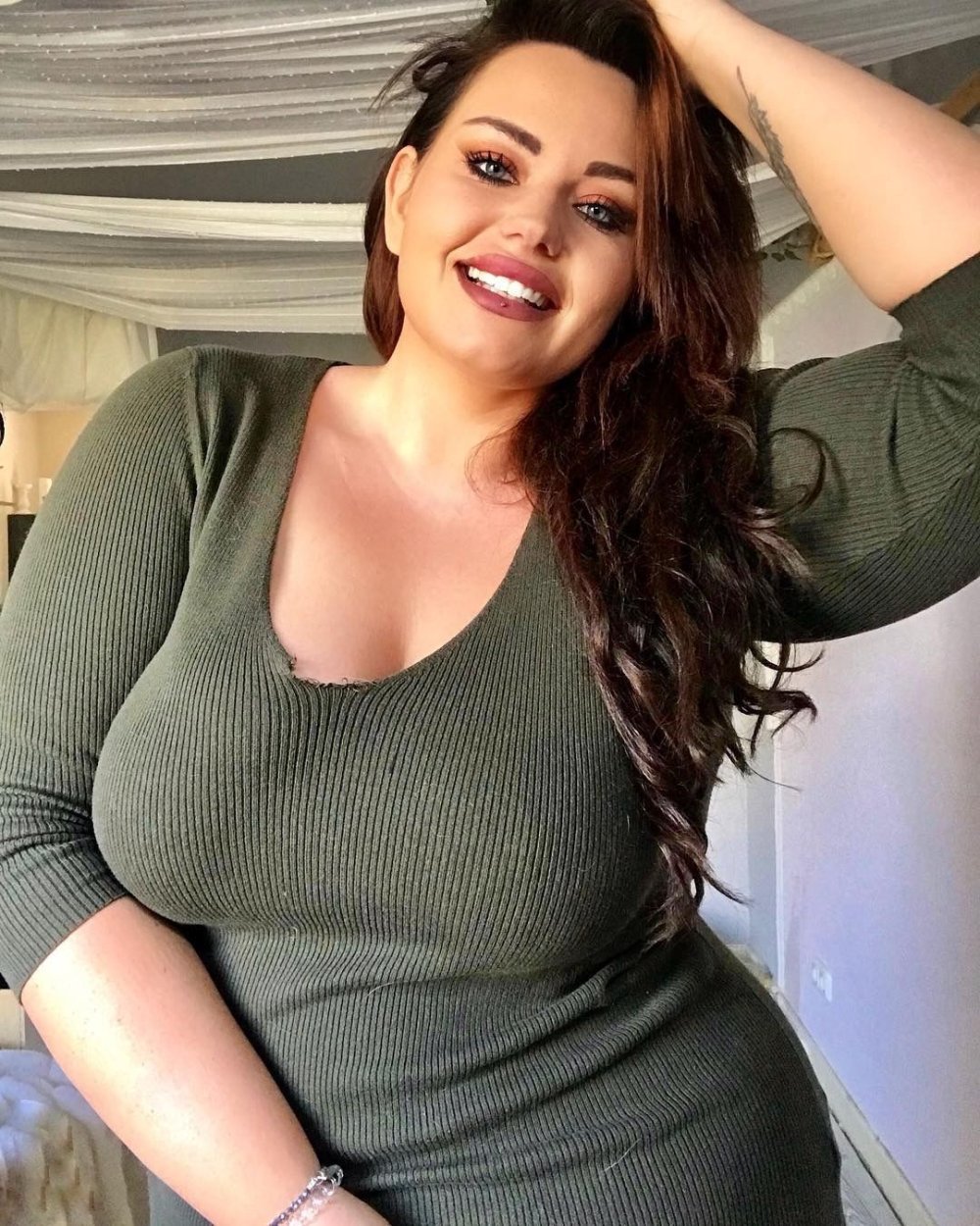 Angelina Ivanova plus saz