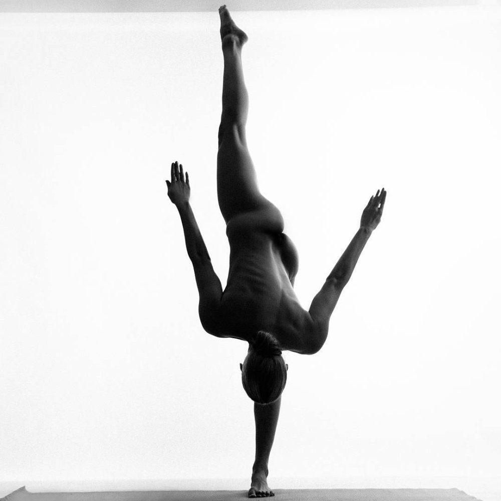 Flex Julia Yoga Naked