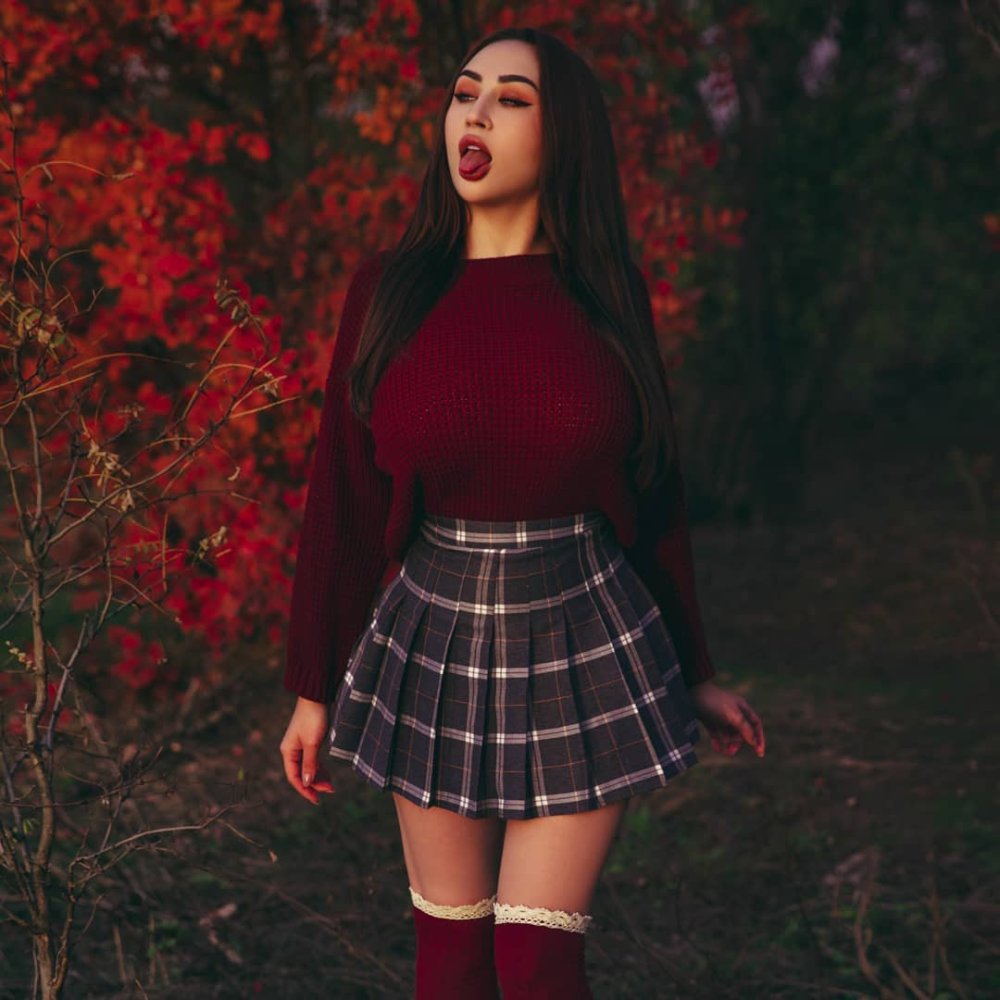 Anna Andres Hot