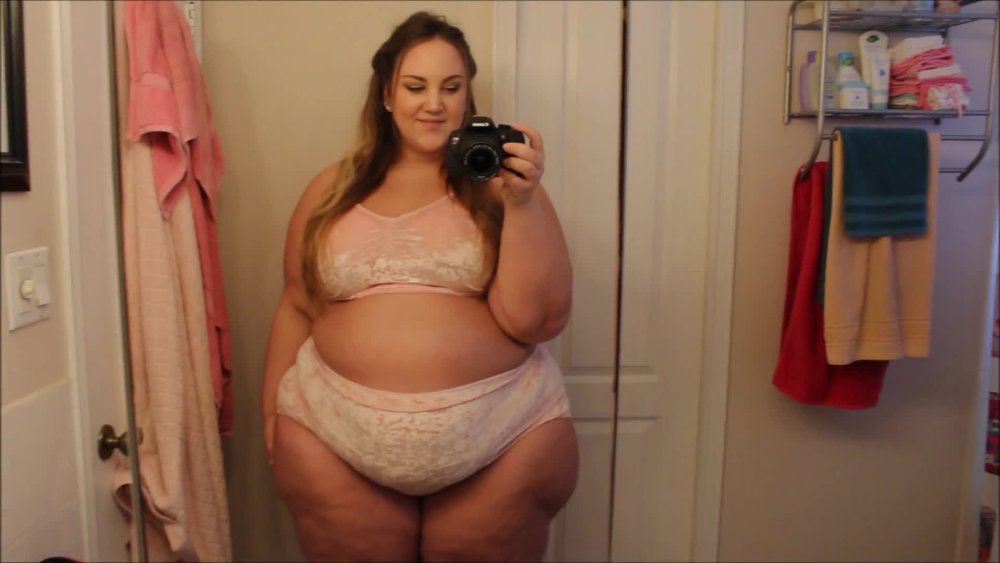 Plump Princess SSBBW Bio Height weight