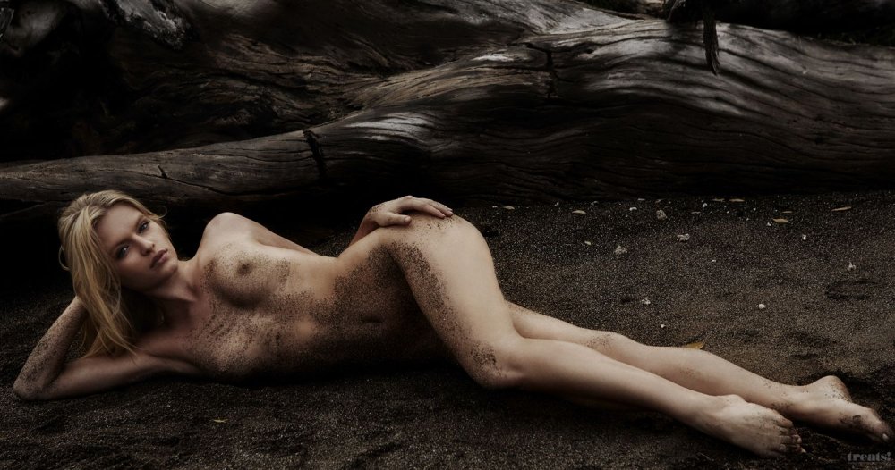 Naked spread the legs of ISabella D