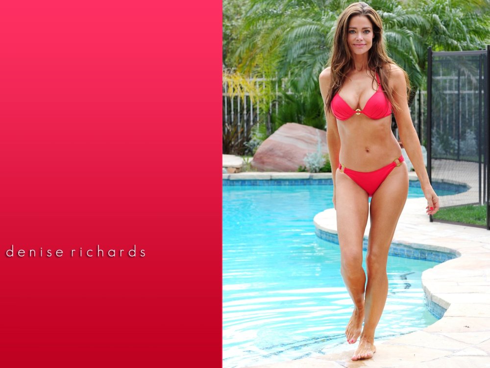Denise Milani Nakedabzbuslatt 2016