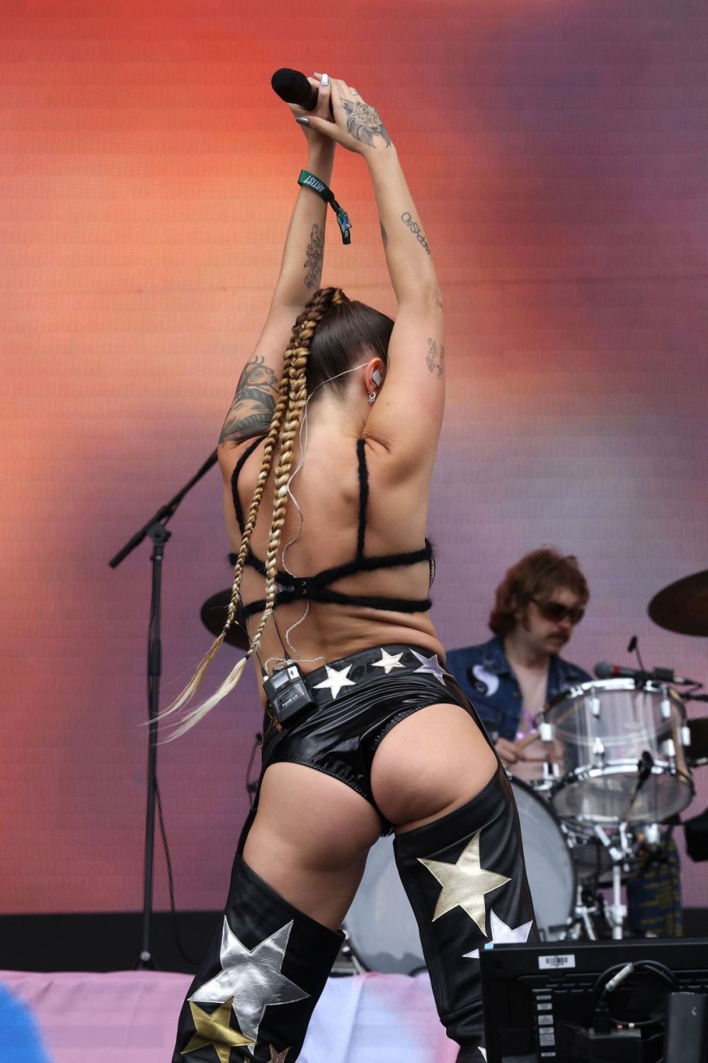 Singer tove lo naked breasts