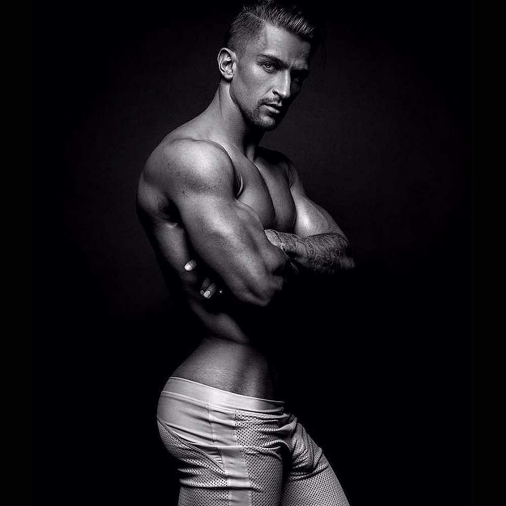 Alexander Zhirmont @sasha_zhirmont