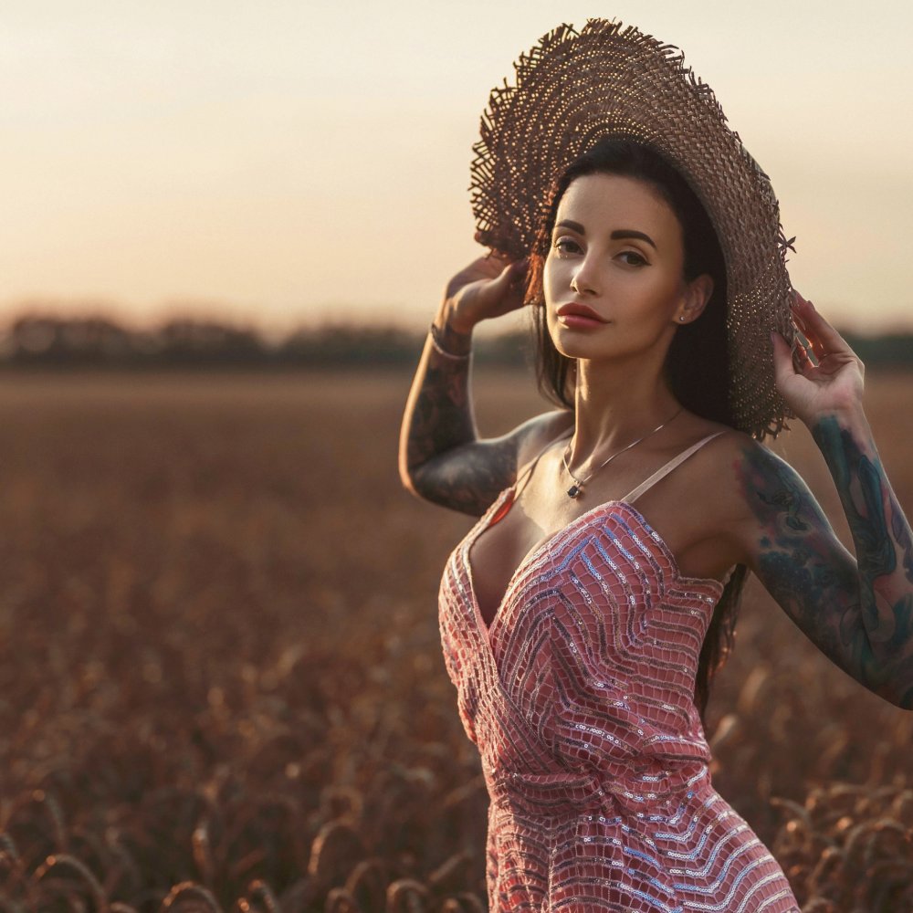Anna Louise model 2015