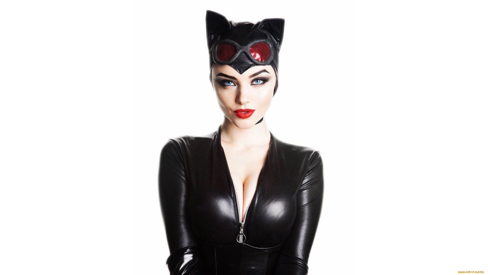 Ksenia Silkovskaya woman cat