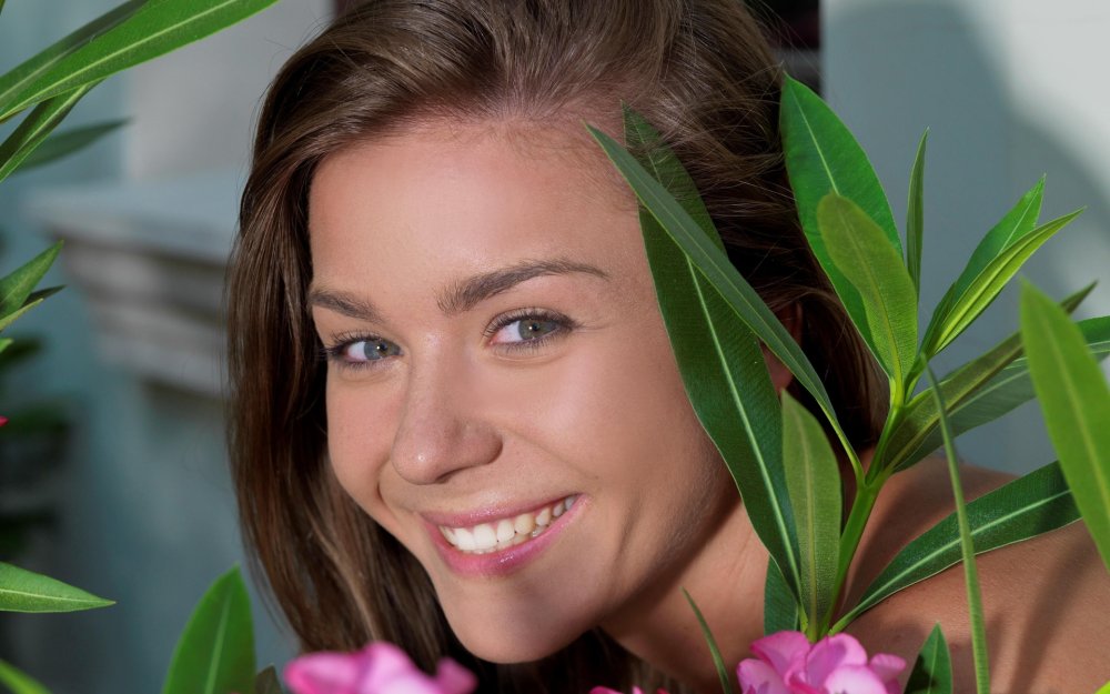 Lily Simmons 2011