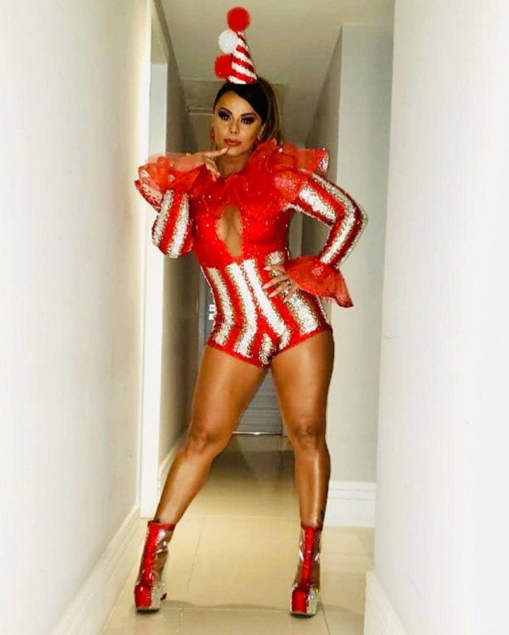 Bella Araujo Slender legs