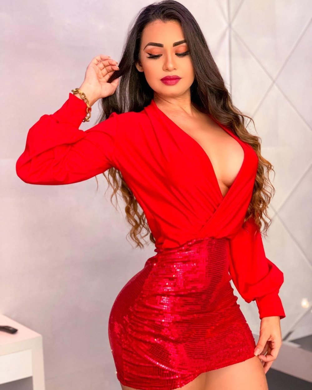 Bella araujo in a selfie dress