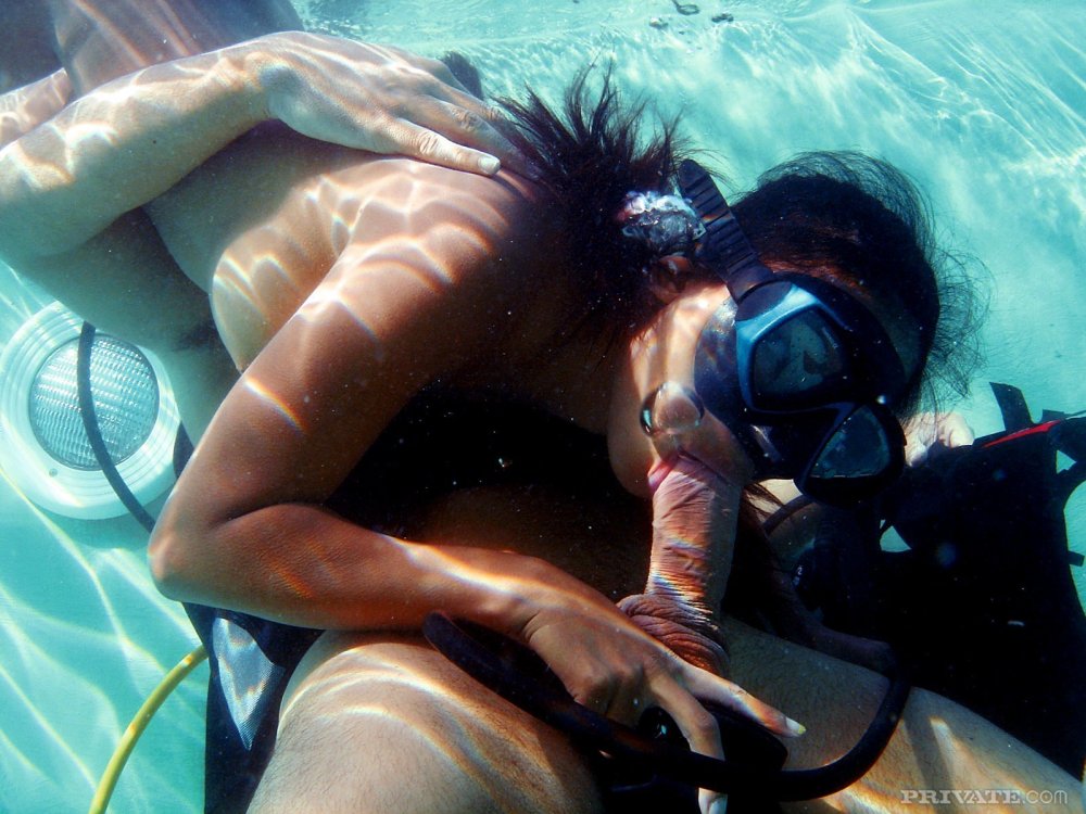 Nikki Thorne Naked Diving