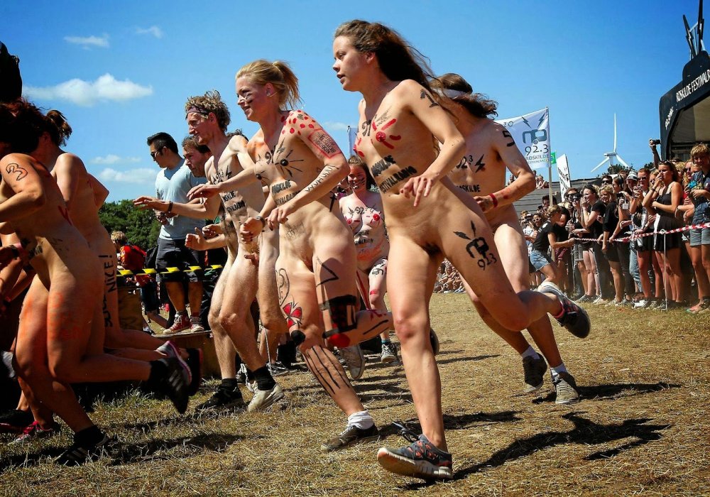 Women with naked tits