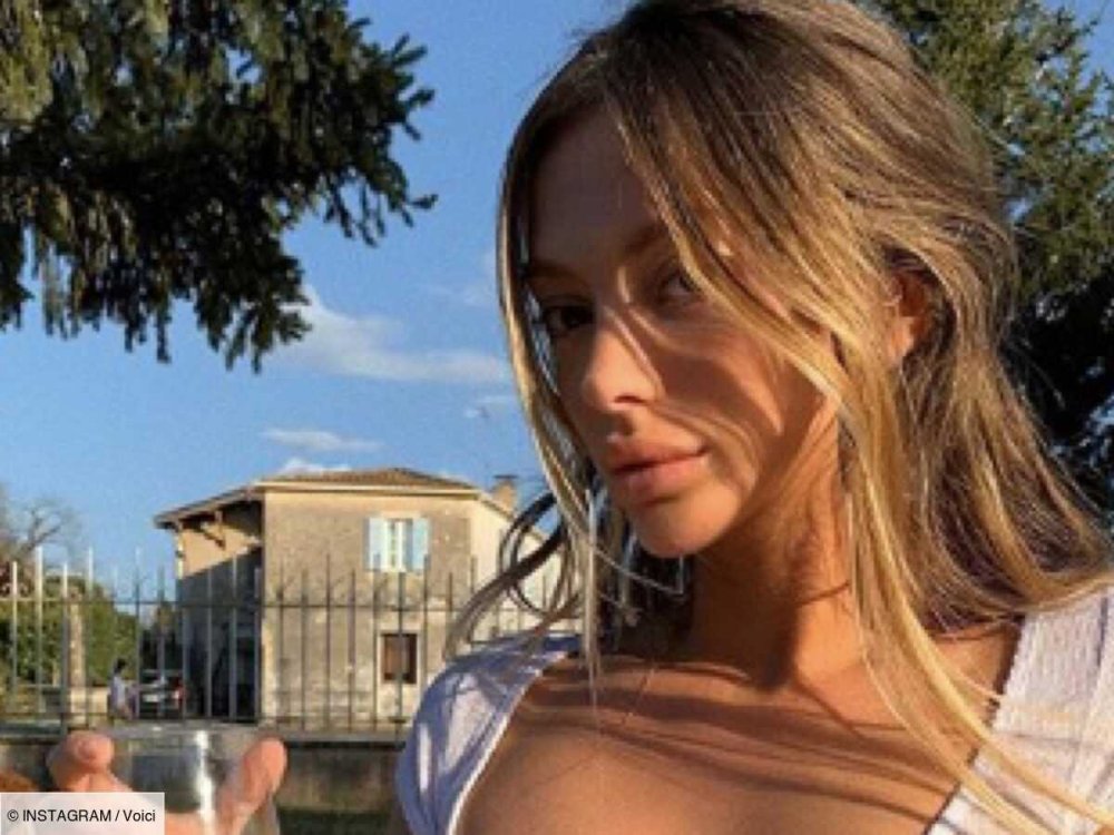 Mathilde Tantot is completely naked