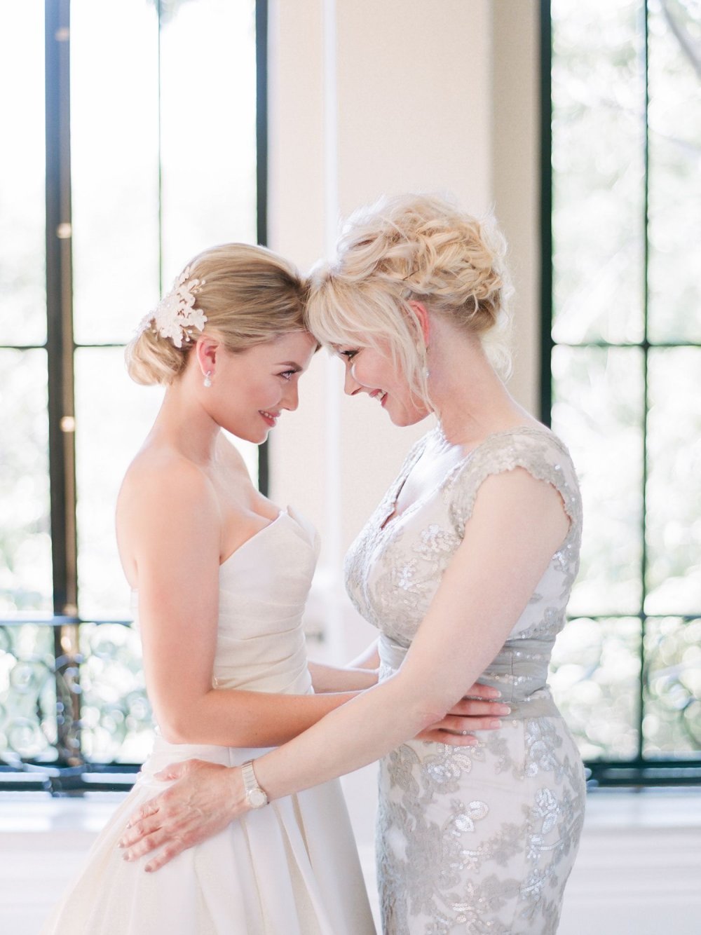 For girls bride kiss girls