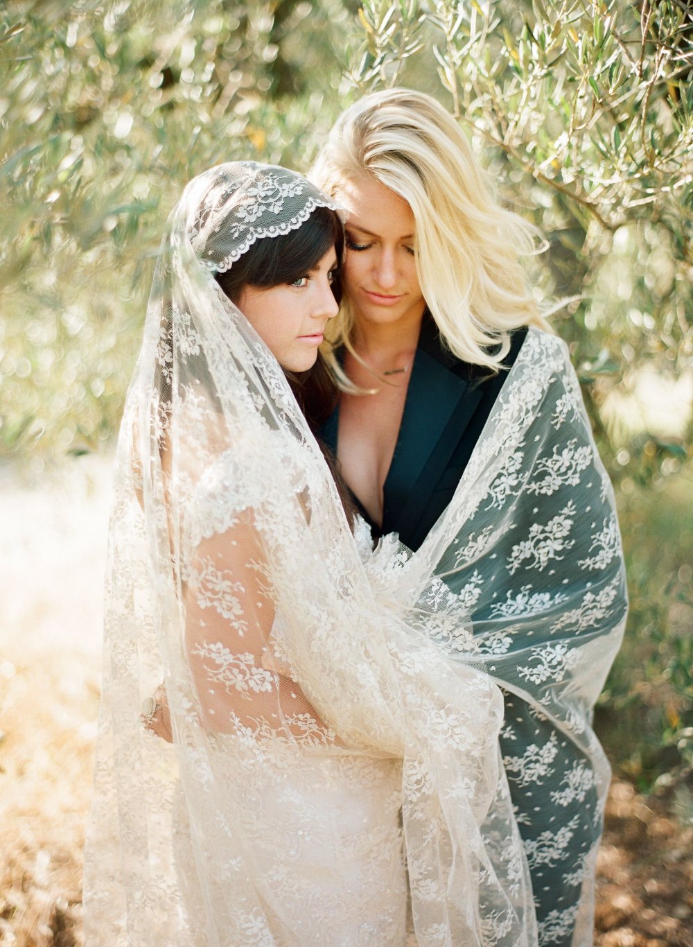 Women's same -sex love