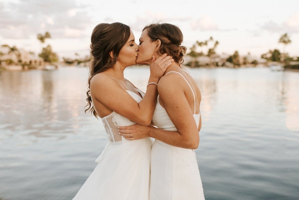 Lesbian kiss on the street