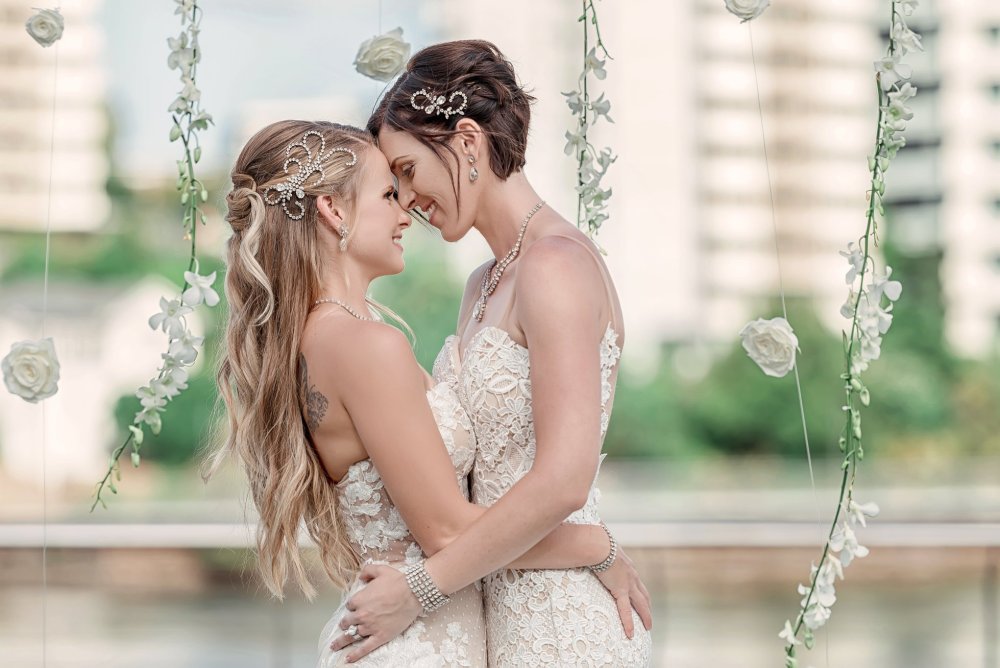 Photoshoot of Nu Bride with friends
