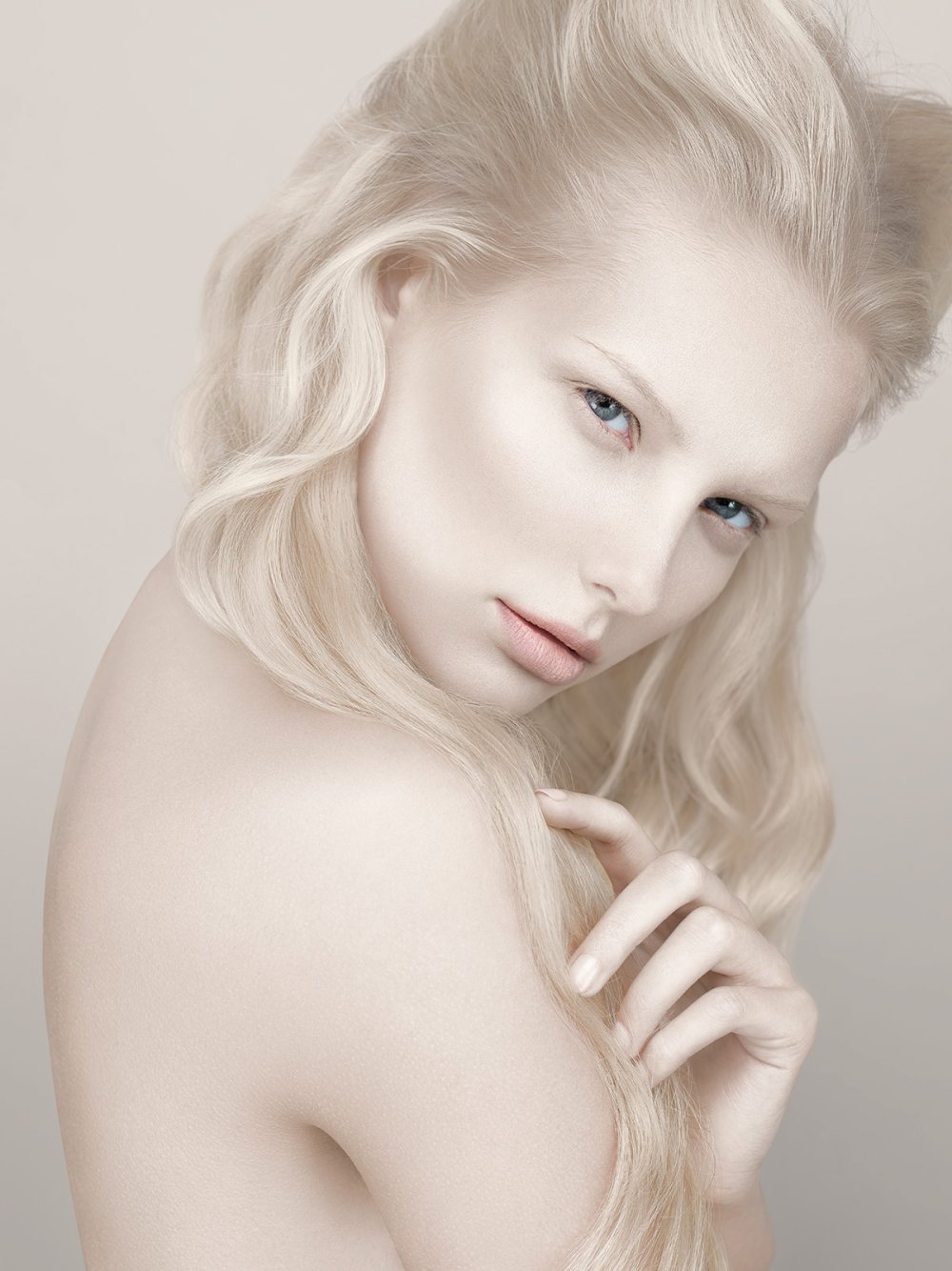 Model Sasha Albino