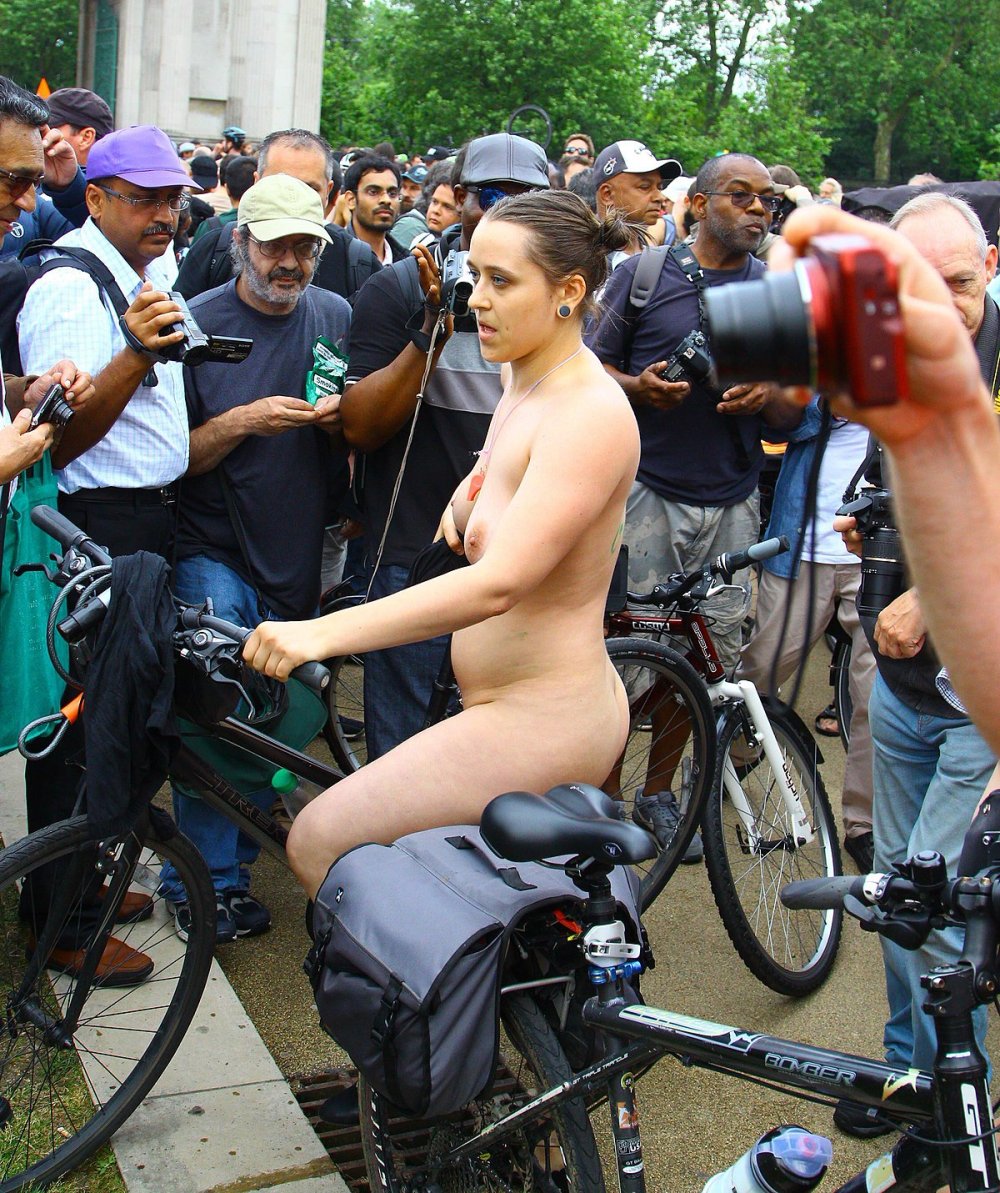 Naked bike racket naked women
