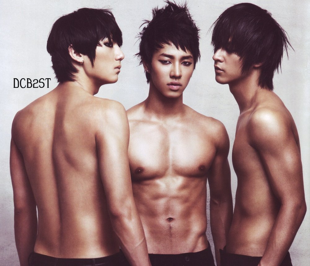 Korean with a naked press kisses