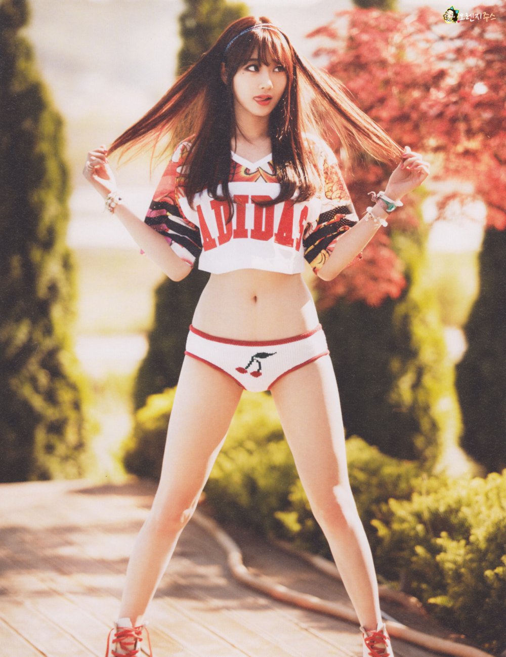 Kerry 9MUSES Shortiki