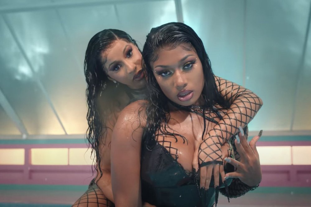 Cardi bi naked without panties