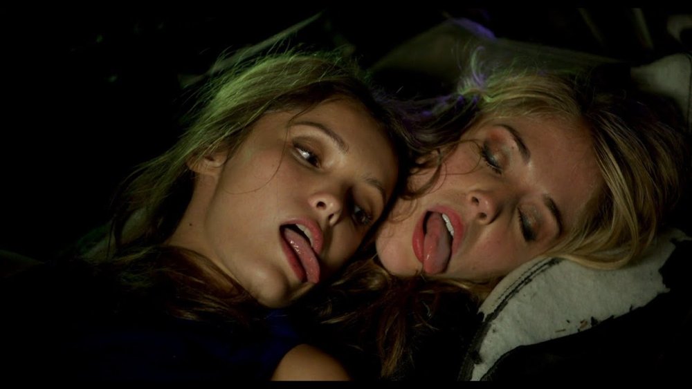 Lesbian kiss on the street