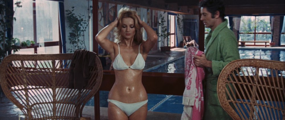 Barbara Bouchet Hunting