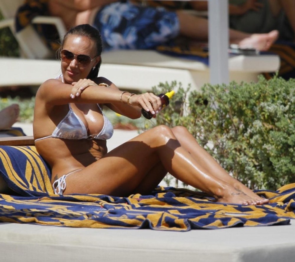 Tamara Ecclestone is naked
