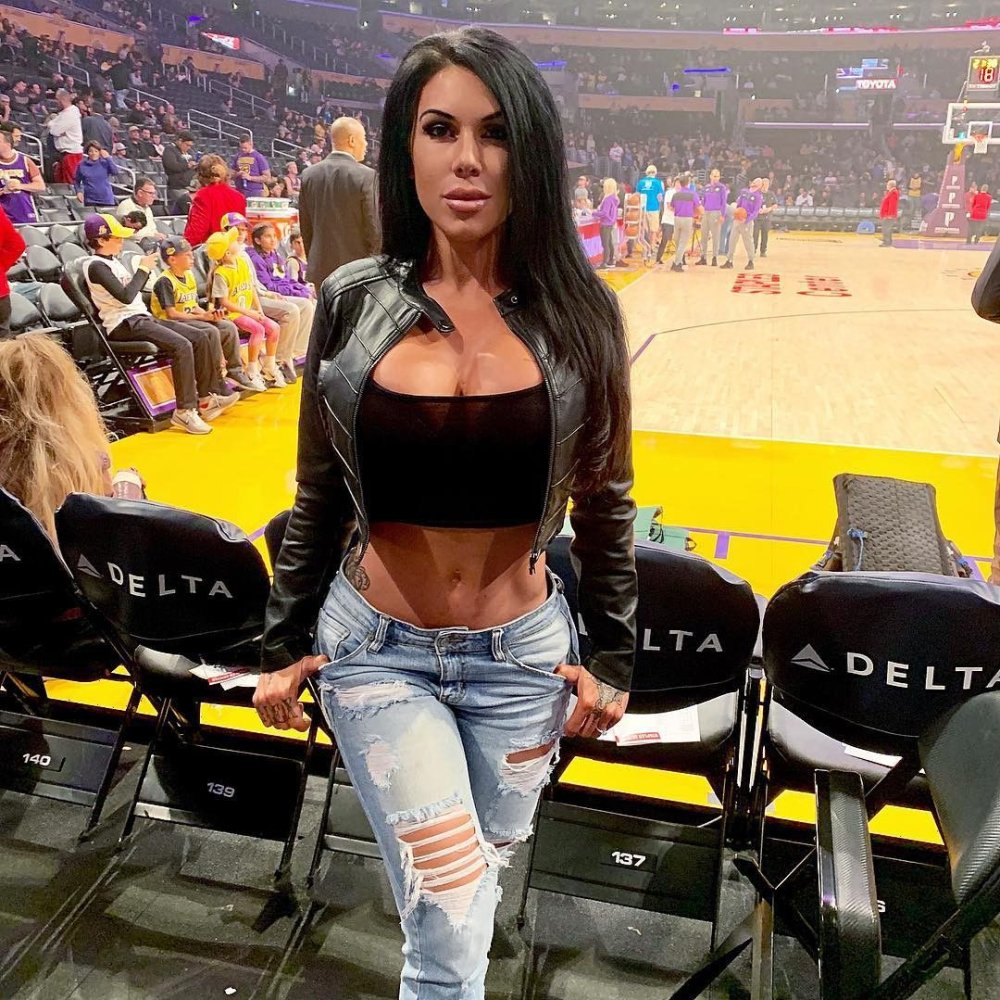 Savanna rehm plums from the onlifangs