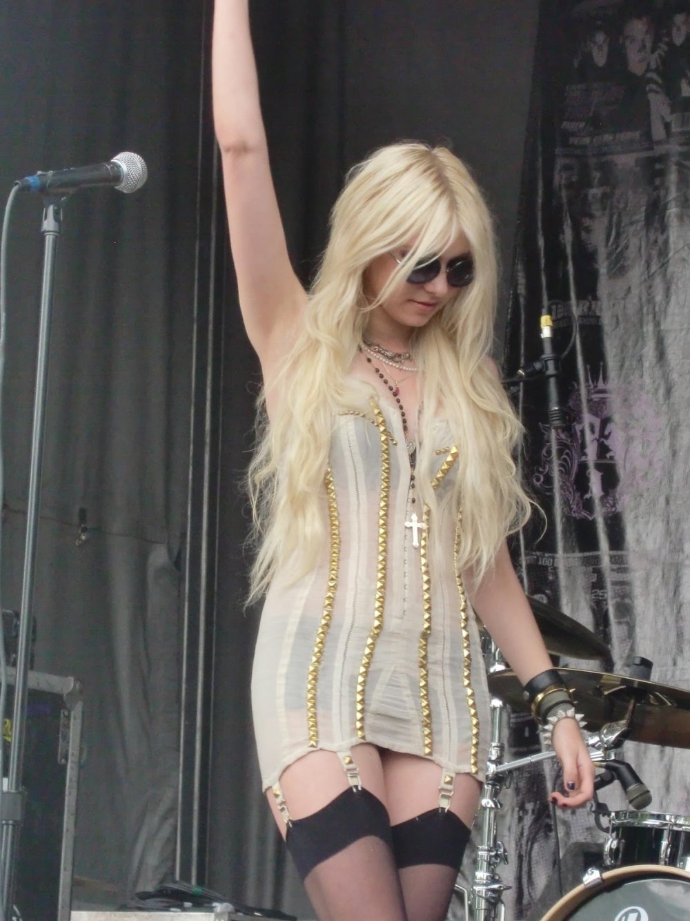 Taylor Momsen in underwear