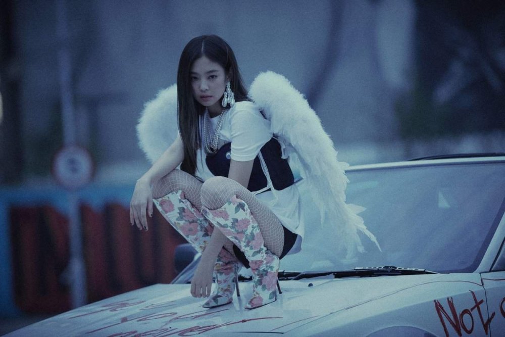 Jennie Calvin Klein 2021