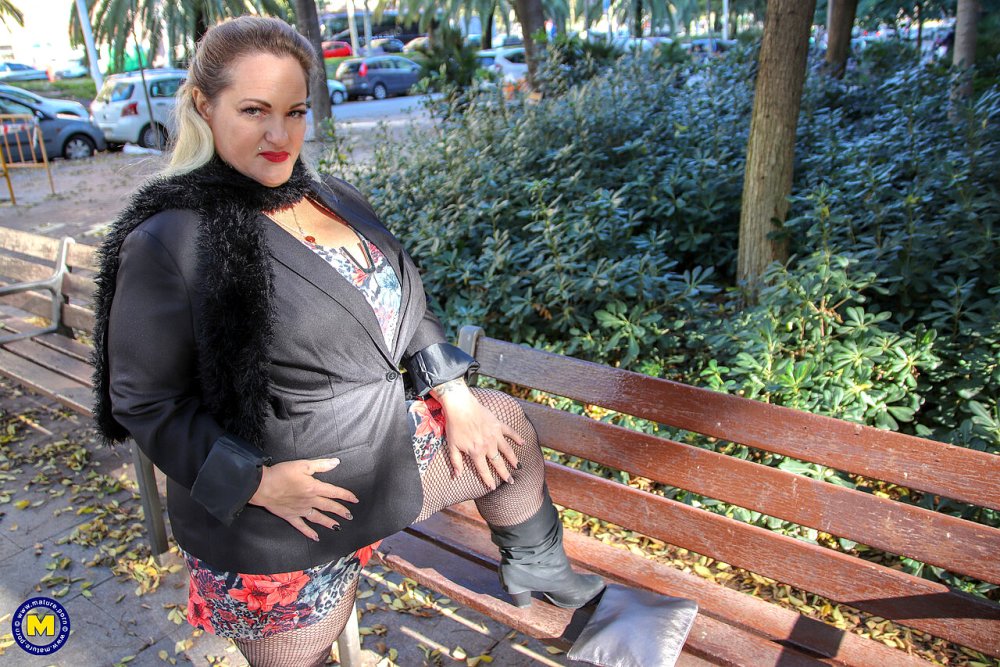 Sofia Lola porn actress show