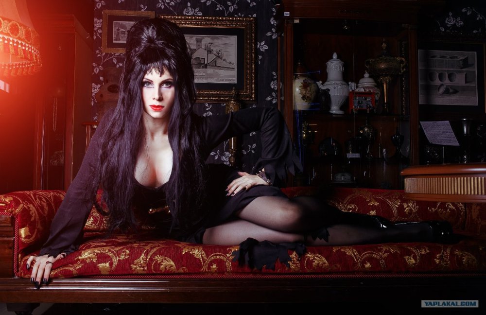 Elvira Lord of Darkness 1080