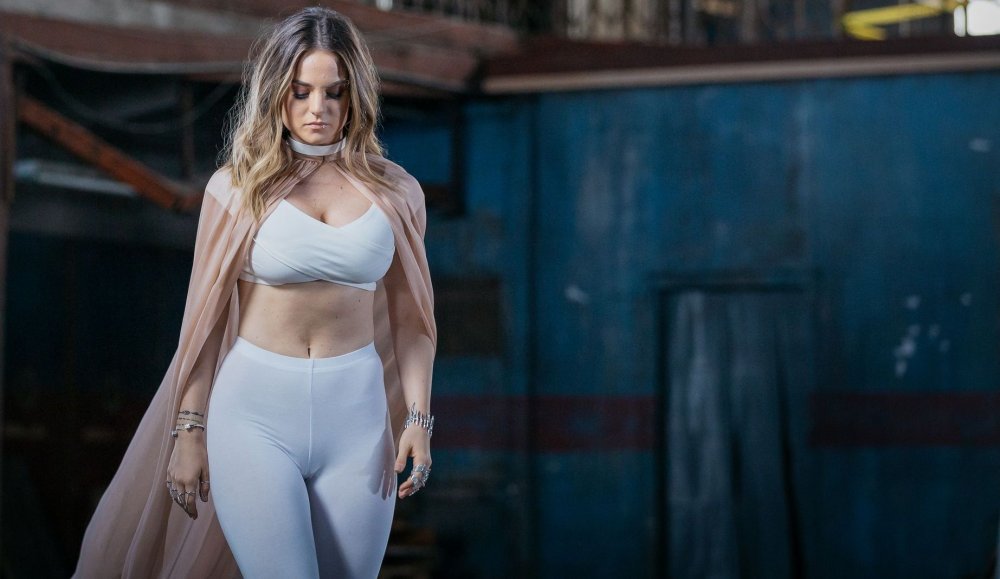 Jojo singer in a swimsuit