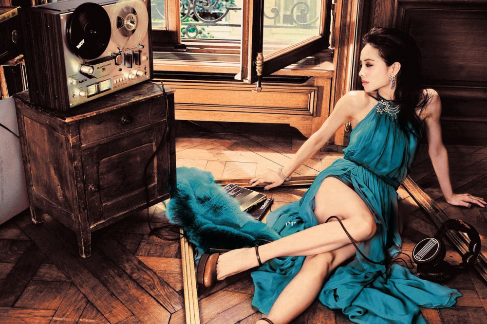 Joline Tsai on the cover of the magazine