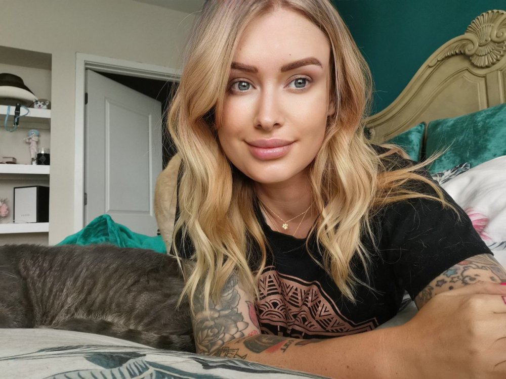 Laura Lux 2019