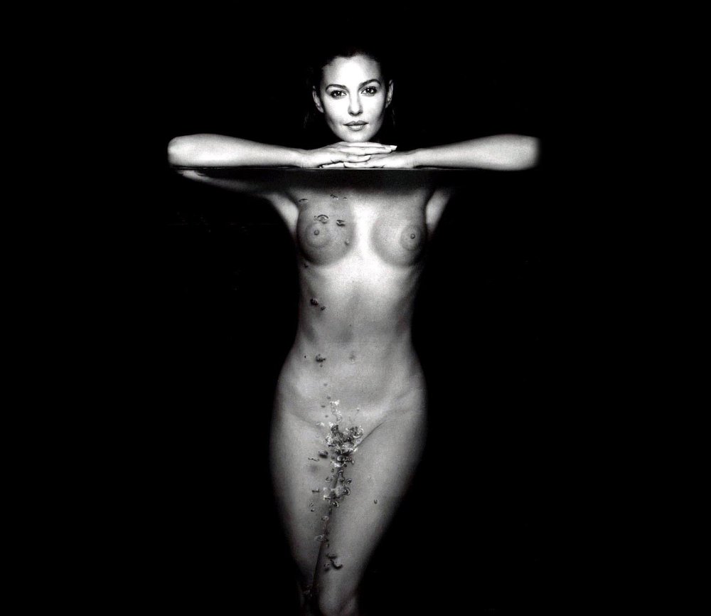 Monica Bellucci naked in the film shot their 2007 gif