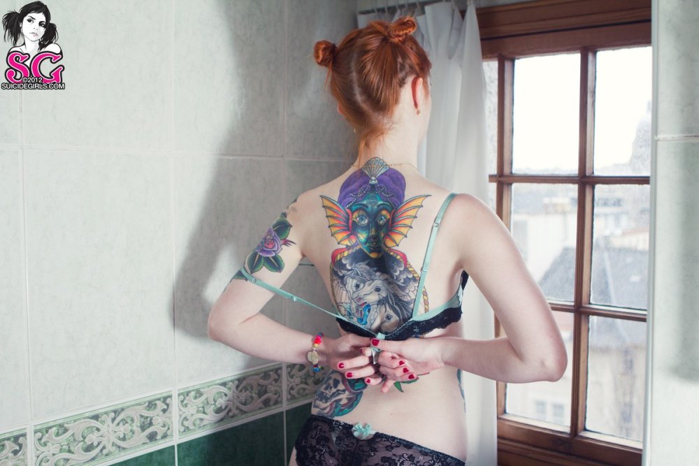 Mousse naked suisade gerls