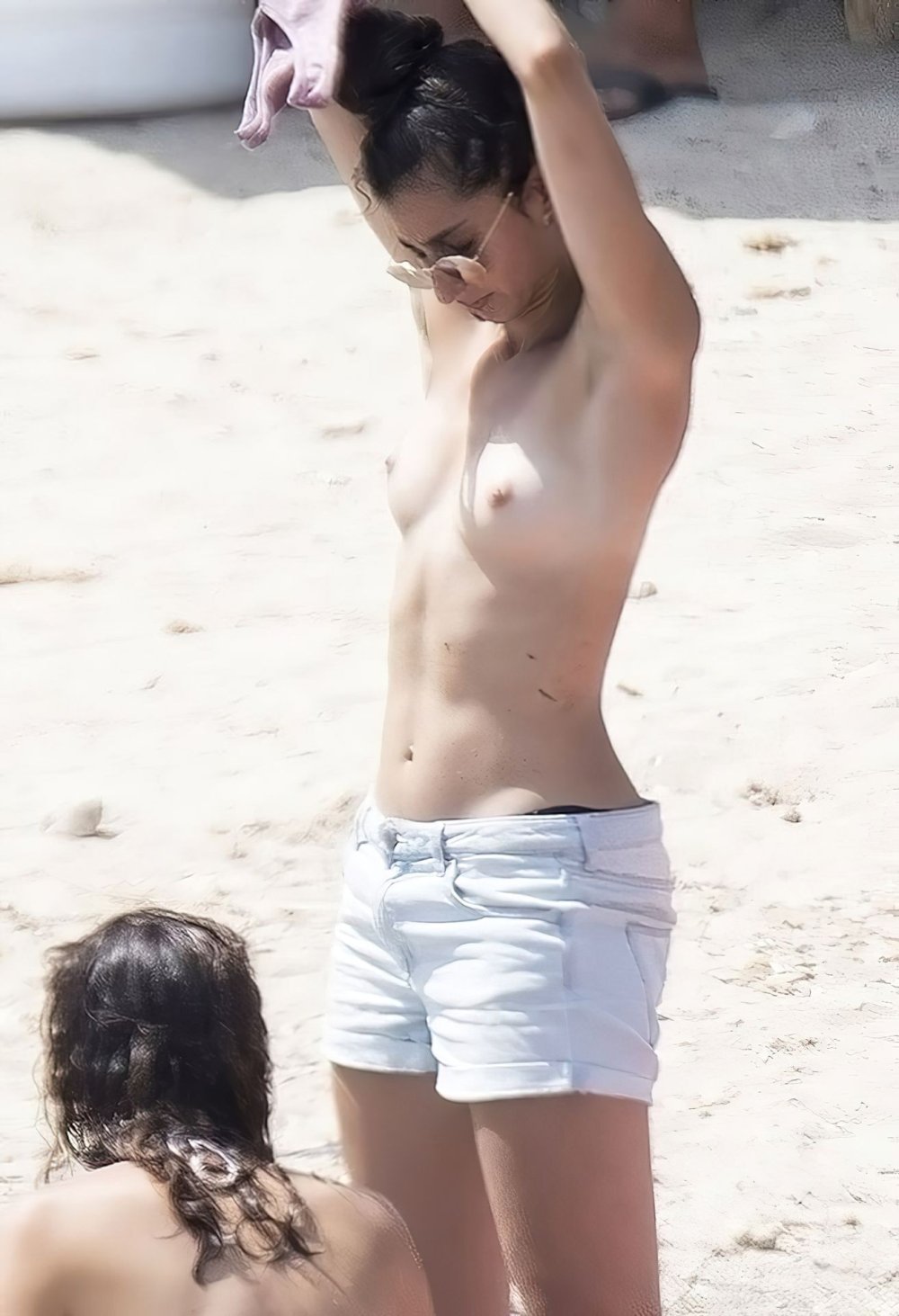 Naked Alba Flores in the film