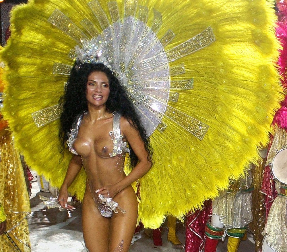 Viviana Castro Naked on the Carnival