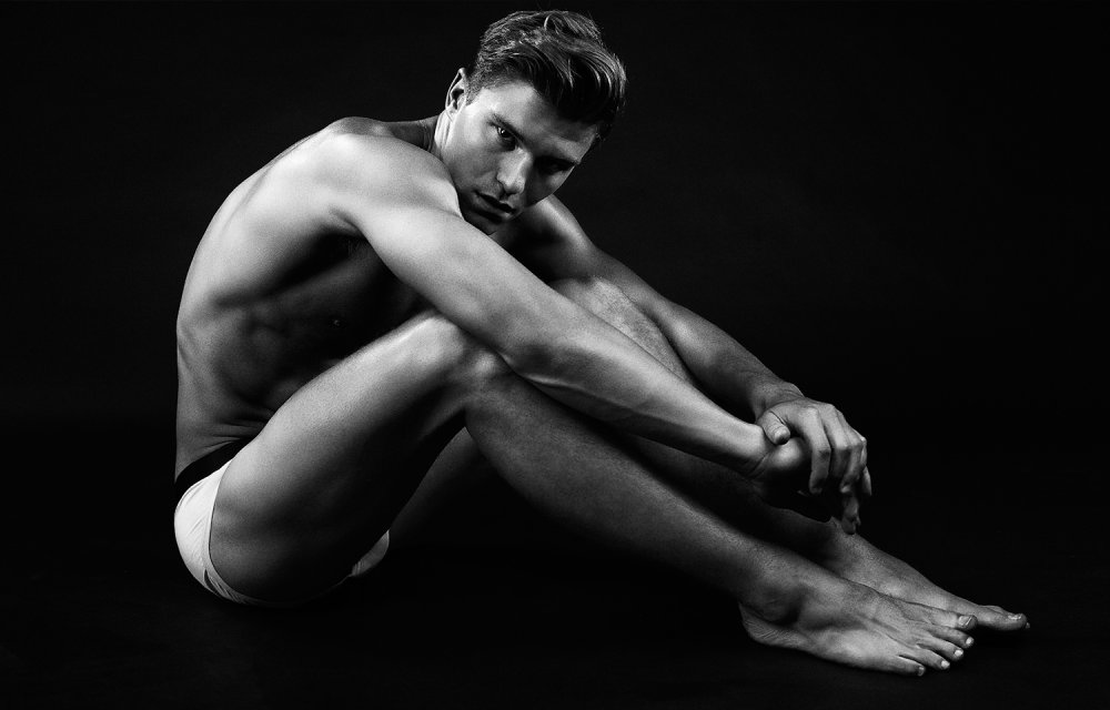 Daniel Knvnsson Naked
