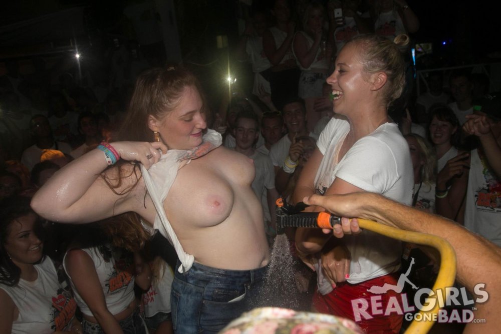 Cmnf naked friends in the bar