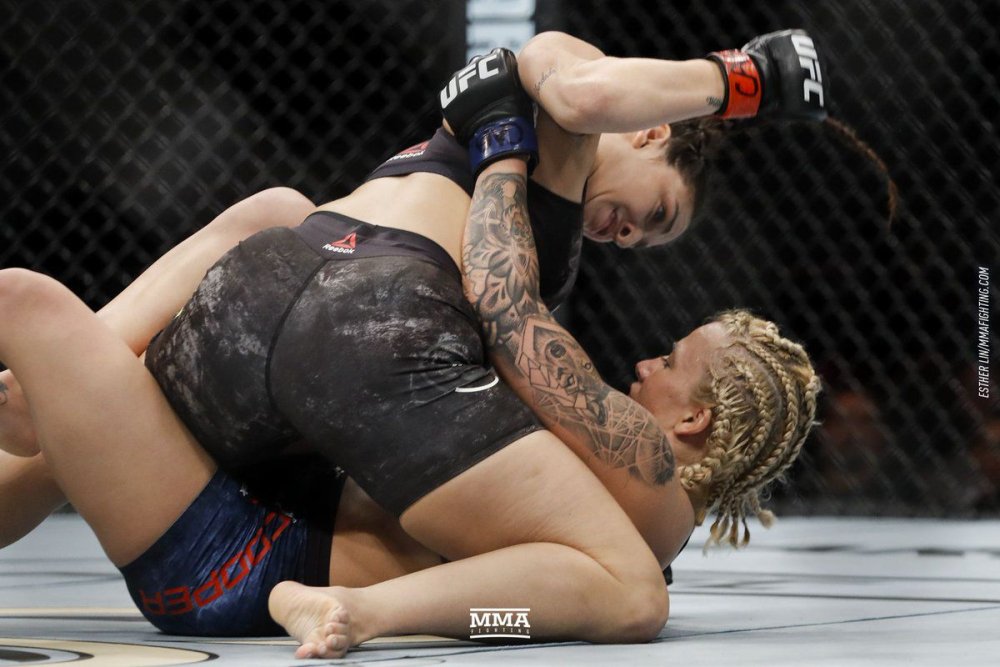 Women's breasts in MMA