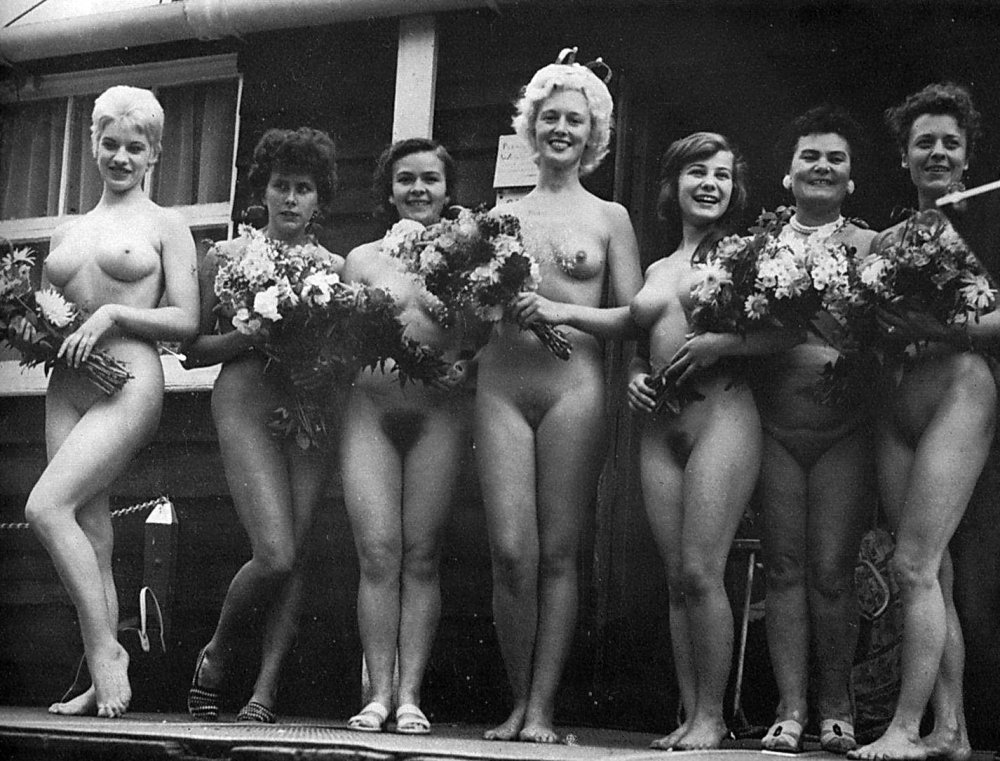 Naked chicks at a party